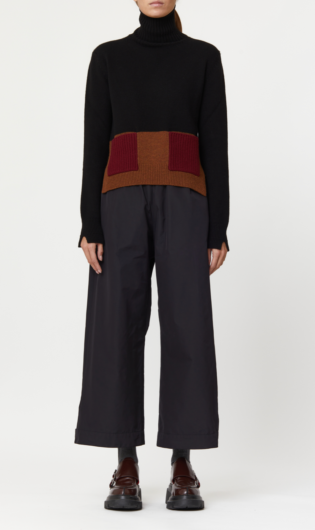 TURTLE NECK KNIT