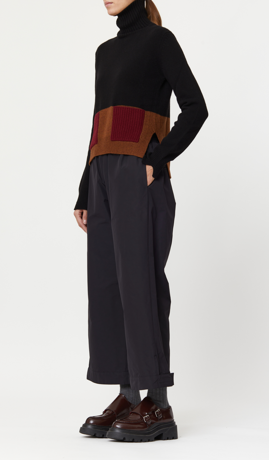 TURTLE NECK KNIT